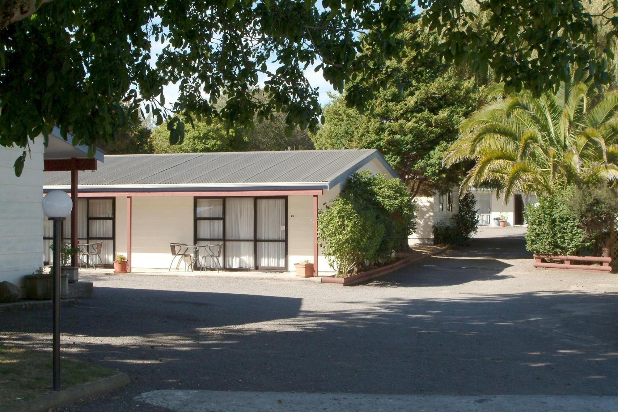 Camellia Court Family Motel Taupo Exterior photo